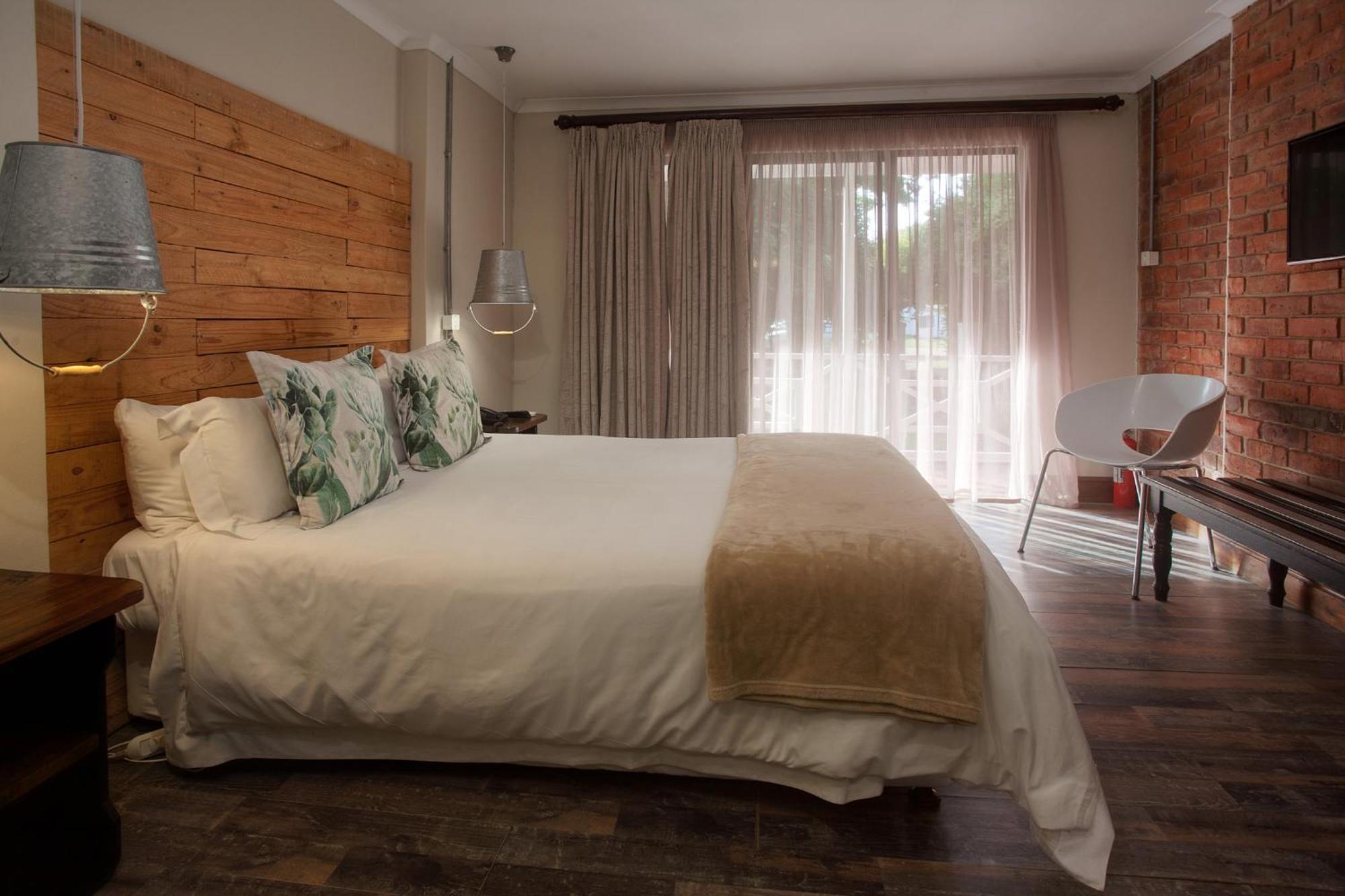 Tsitsikamma Village Inn Stormsrivier Bagian luar foto