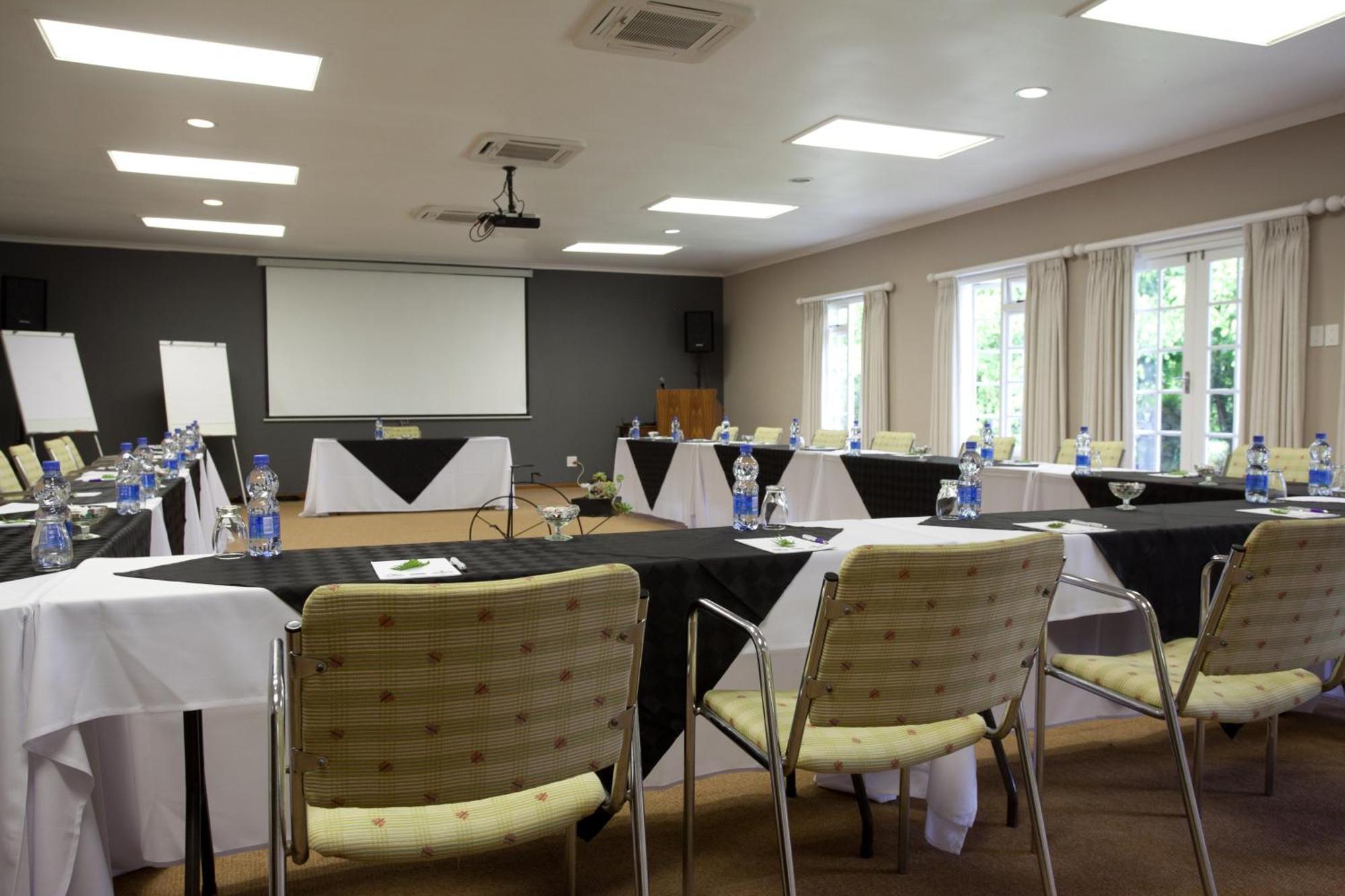 Tsitsikamma Village Inn Stormsrivier Bagian luar foto